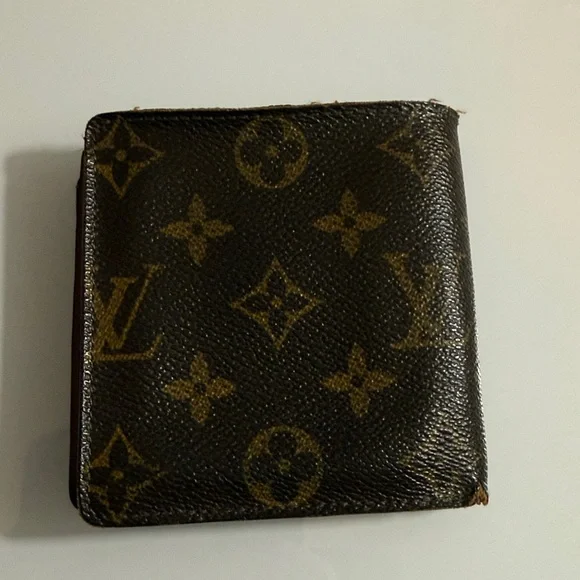 Louis Vuitton Monogram Bifold Wallet - Picture 3 of 6
